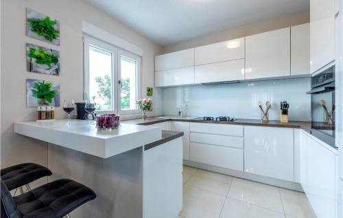 Dicmo House | Gorgeous Home In Dicmo With Sauna