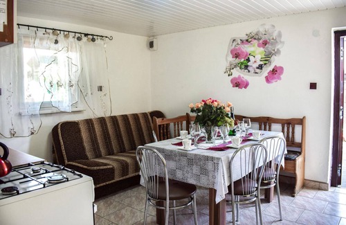 Dzwirzyno House | Gorgeous home in Dzwirzyno with WiFi
