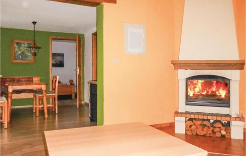 Gleima House | Gorgeous Home In Gleima With Kitchen