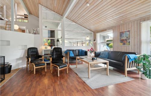 Fjellerup Strand House | Gorgeous Home In Glesborg With Sauna