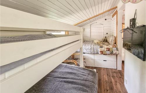 Hokerum House | Gorgeous Home In Hökerum With Lake View