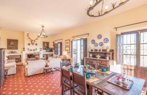 La Campana House | Gorgeous Home In La Campana, Sevilla