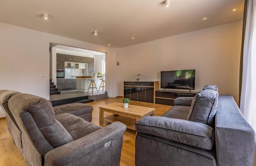 Liznjan House | Gorgeous home in Sisan with kitchen