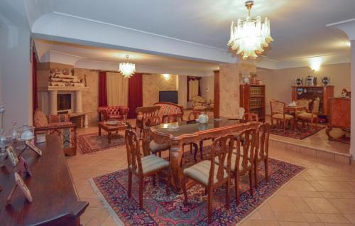 Vittoria House | Gorgeous Home In Vittoria