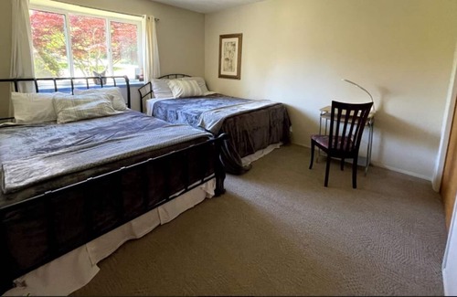 Langdale House | Gorgeous house with ocean view close to Ferry