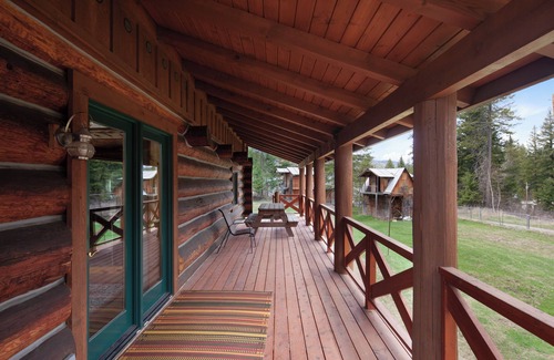 Martin City Cabin | Gorgeous Log Home 9 mi from West Glacier