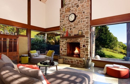 Kangaroo Valley House | Gorgeous Mudbrick Cottage with simply outstanding views