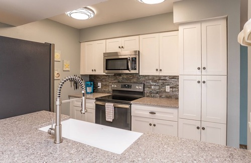 Oceanmarsh Subdivision Condo | Gorgeous Ocean View. Stylish, Clean & Pet Friendly Hunting Island Pass Included!