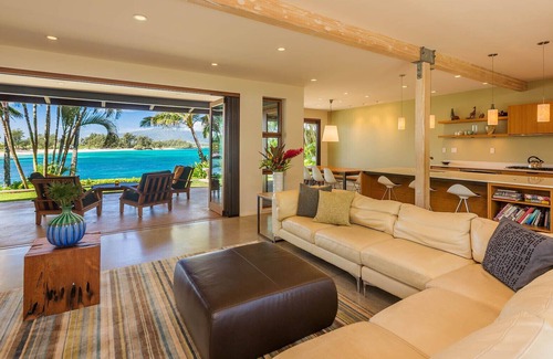 Paia House | Gorgeous! Oceanfront with Pool and Hot-Tub - Permitted