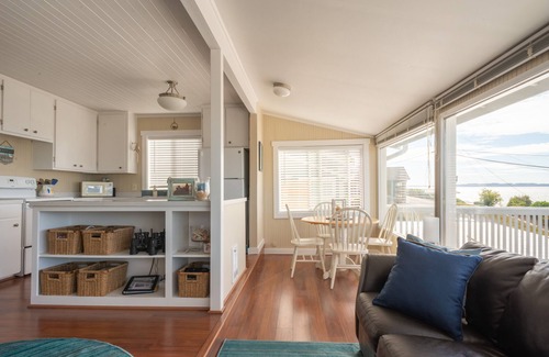 Camano Island Cottage | Gorgeous Puget Sound Views w/Huge Deck & Sunsets