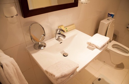 Gisenyi Hotel | Gorillas Lake Kivu Hotel