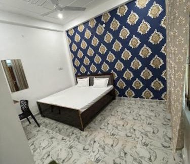 Ayodhya Hotel | Goroomgo Ayodhya Dham Guest House Ayodhya