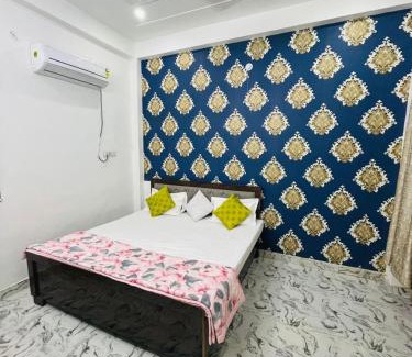 Ayodhya Hotel | Goroomgo Ayodhya Dham Guest House Ayodhya