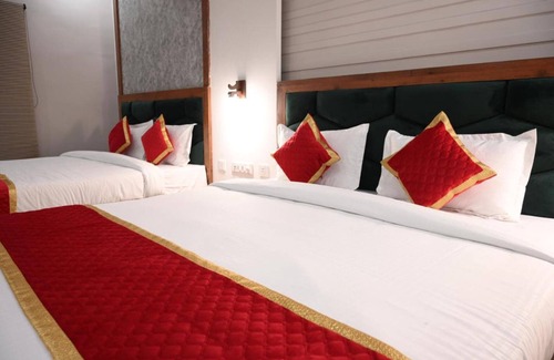 Kangra Hotel | Goroomgo Singla Residency Kangra