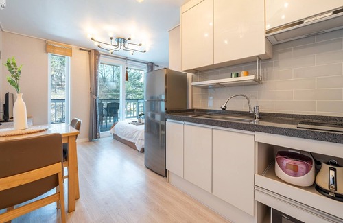 Goseong-gun House | Goseong Araenmaru Pension