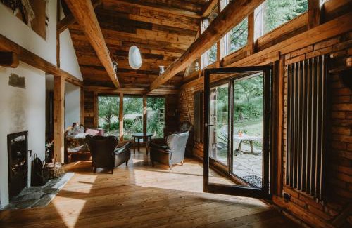 Mostowice Apartment | Gospodarstwo ekoturystyczne ARTYSTYKA