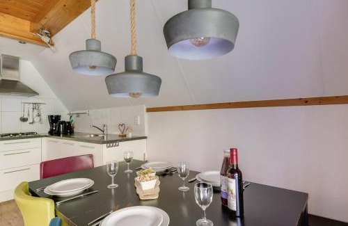 Zwiggelte House | Goudhaan I Fijne Accommodatie met Openhaard