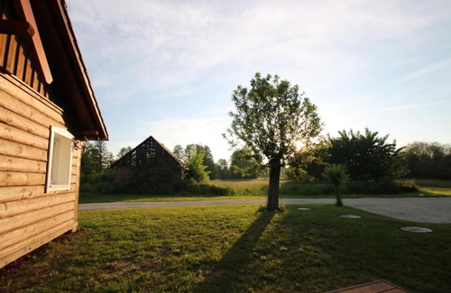Burg-Dorf House | Grüne Farm - FeWo Ost