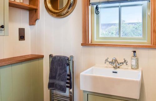 Braunston House | Grace