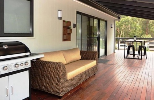 Halls Gap Cottage | Grampians Hillside Retreat a Relaxing Getaway in Halls Gap.