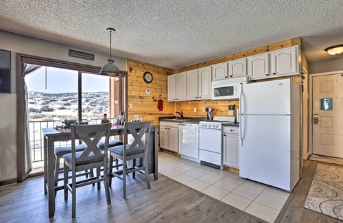 Granby Condo | Granby Studio w/Mtn Views Near Hiking + Skiing!