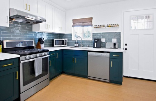 Alhambra House | Grand 4BR Stay + EV Charger + Game Room #TravelSGV