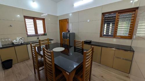 Kannur House | Grand Beach Villa
