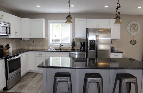 Grand Bend House | Grand Bend Beach Luxury Home: Cozy & Upscale