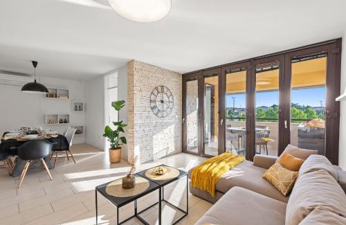 City Center Apartment | GRAND CENTRAL apartment with 3 bedrooms in Porec!