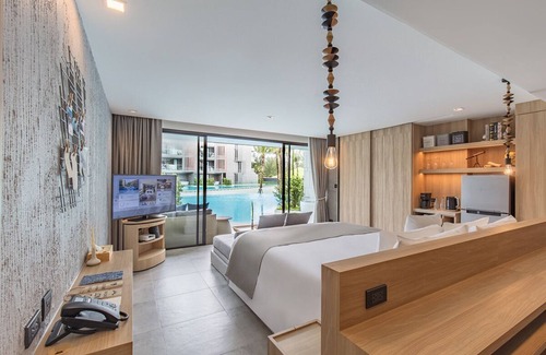 Khuekkhak Resort | Grand Deluxe Double Room with Pool Access (GP1)