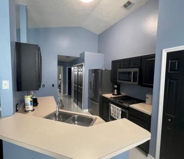 Westbury House | Grand Family Superior 4BR House near Disney Parks