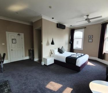 Newcastle Hotel | Grand Hotel