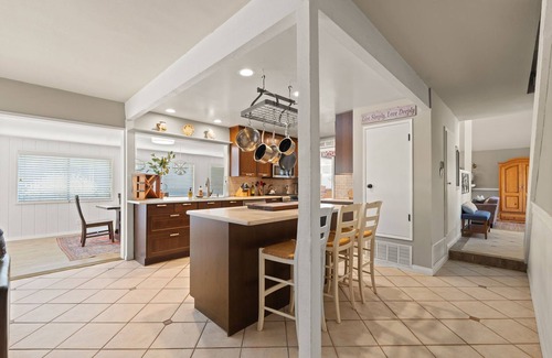 Bonita House | Grand Piano, Stocked Kitchen, Modern Decor