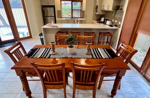 Albury House | Grand retreat in town