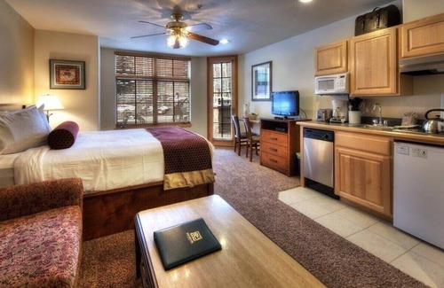 Breckenridge Hotel | Grand Timber Lodge Ski In Studio w/1 Bath- Sleeps 4