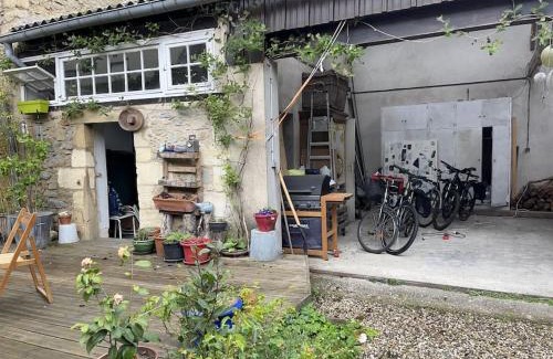 La Reole Apartment | Grande chambre chez l'artiste-peintre