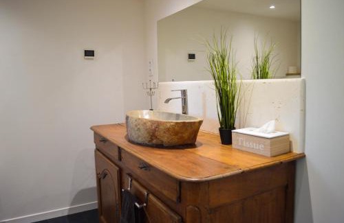 La Rochette Bed & Breakfast | Grande Chambre d'hôte Les Chats-Pîtres