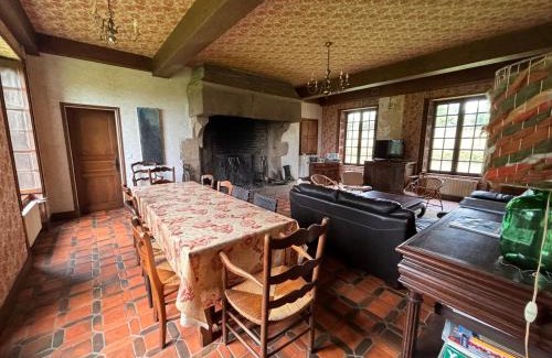 Vaudry House | Grande maison aux portes de Vire