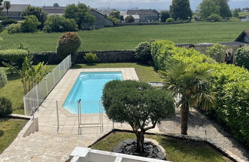 Angais House | Grande Maison Avec Piscine et vue sur la Chaîne des Pyrénées