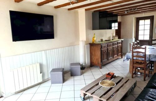 Flamanville House | Grande maison conviviale à Flamanville avec jardin clos