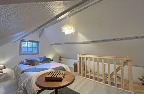 La Gonfriere Apartment | Grande maison de campagne avec cheminée et jardin, idéale pour familles ou amis - FR-1-497-182