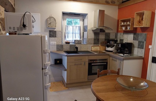 Pays-de-Belves Cottage | Grange Aménagée Dans un Bourg de Maisons Anciennes au Coeur du Périgord Noir!