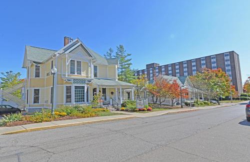 Bloomington Hotel | Grant Street Inn - Bloomington