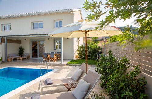 Apolpaina Villa | Grappolo Lefkada Villas - Athiri, 5 min from wonderful Ai Giannis beach & Lefkada town