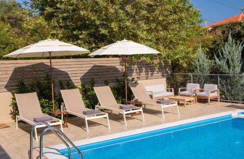 Apolpaina Villa | Grappolo Lefkada Villas - Athiri, 5 min from wonderful Ai Giannis beach & Lefkada town