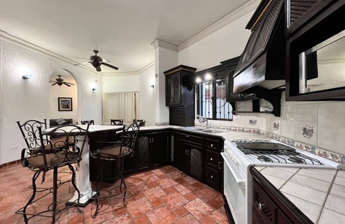 La Paz House | Great 3BR/2Ba home with outdoor hot tub