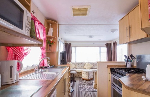 Skegness House | Great 8 berth caravan for hire at Southview Holiday Park in Skegness ref 33025E