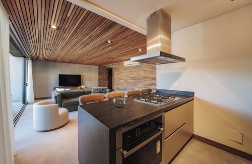 Alejandria Apartment | Great city view 1367 sqft Apt in a prime location in El Poblado with pool & gym