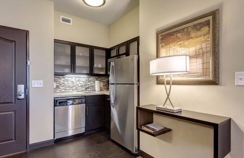 Maryland Heights Apartment | Great for Business Travelers! Studio Suite Near Edward Jones! Shared Pool + Free Breakfast!