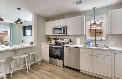 Ono Island House | Great for Families|KingBeds|Pets|5 Mins from Beach
